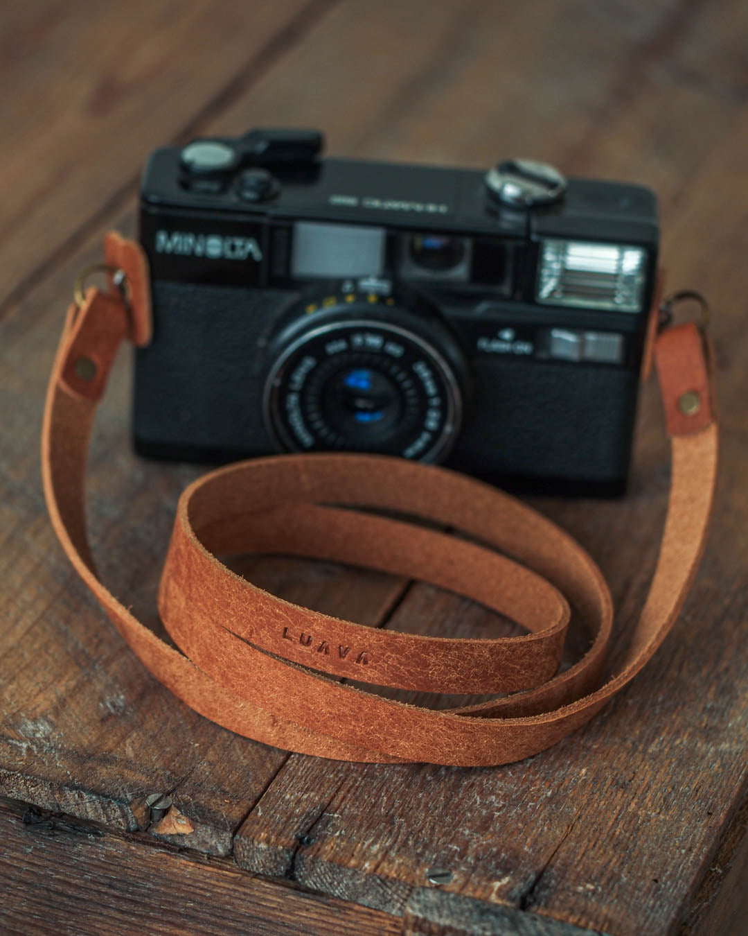 Luava - Handcrafted leather wallets, camera straps, etc. from Finland.