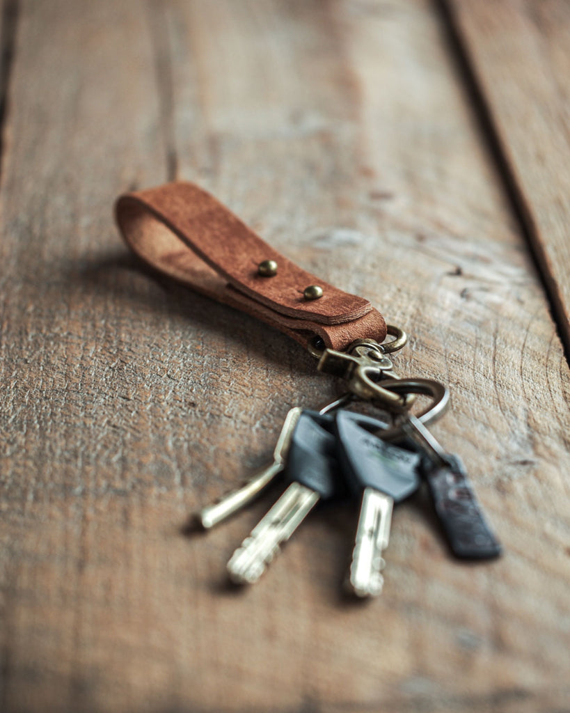 Luava handmade leather keychain cognac