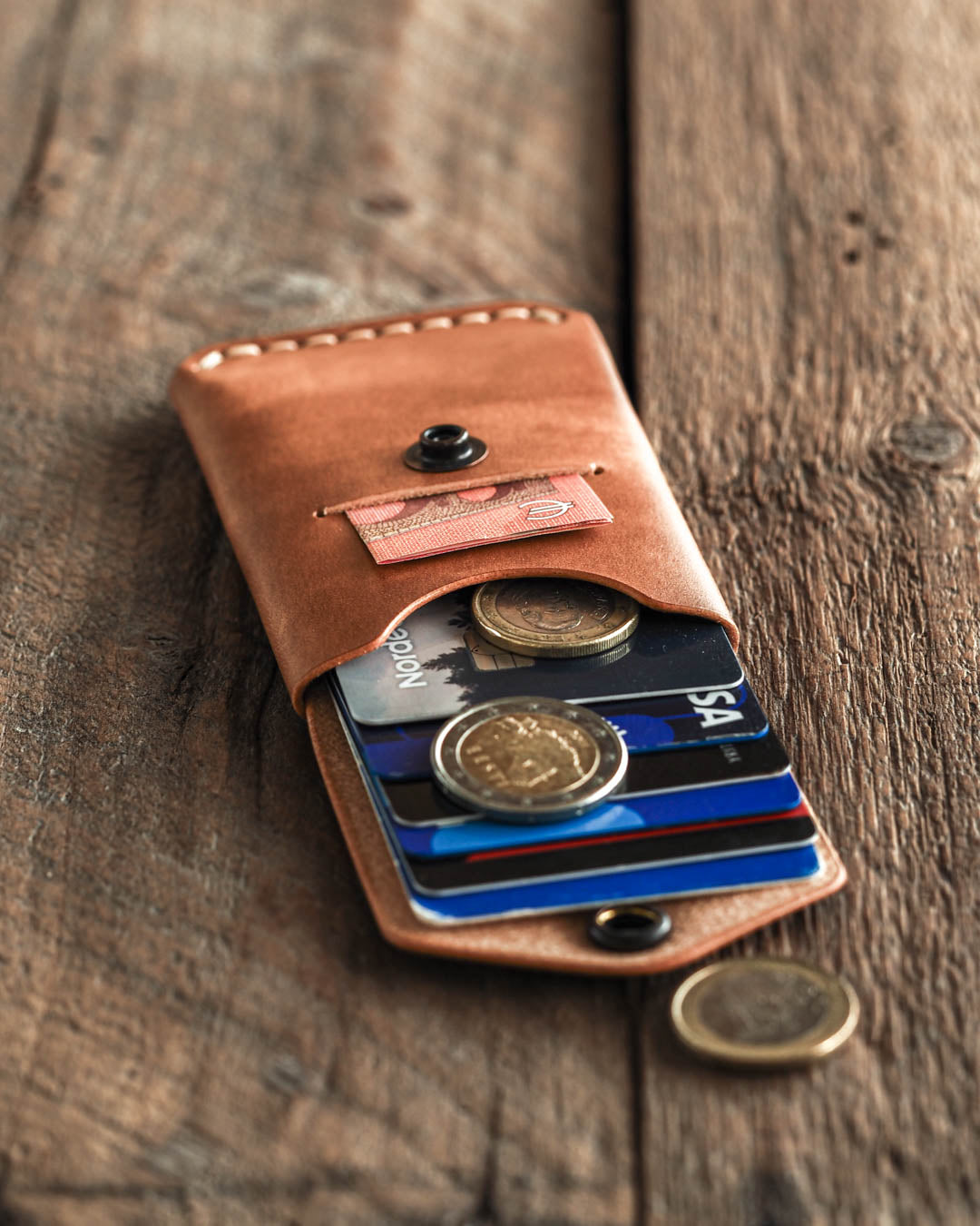 Luava handmade leather wallet Messenger Museum brown buttero limited edition open in use